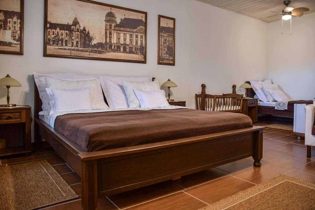 Szin-Es Vendeghaz Bed & Breakfast Szentes Eksteriør bilde